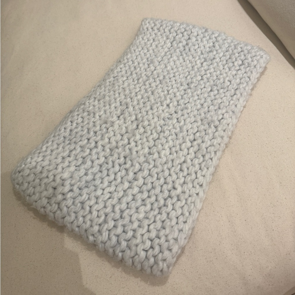 Abercrombie & Fitch Circle Scarf